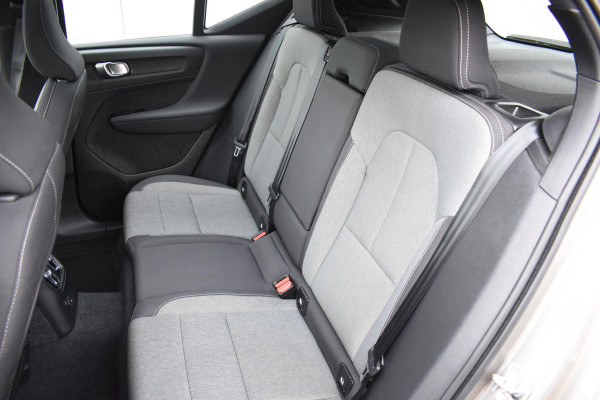 Volvo XC40 T4 211PK Automaat Recharge Inscription Expression / Navigatie / Elektrisch glazen panorama schuifdak / Cruise Control / Elektrische achterklep / Achteruitrijcamera /
