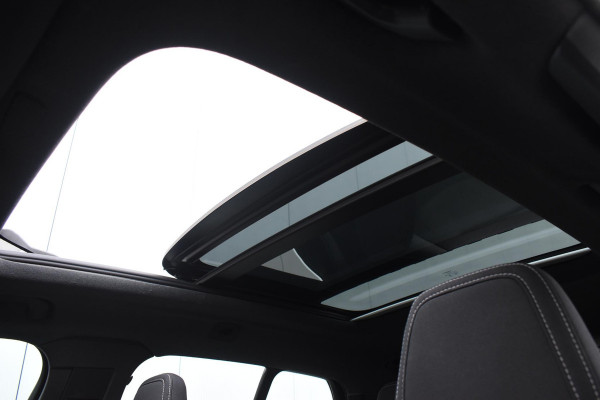 Volvo XC40 T4 211PK Automaat Recharge Inscription Expression / Navigatie / Elektrisch glazen panorama schuifdak / Cruise Control / Elektrische achterklep / Achteruitrijcamera /