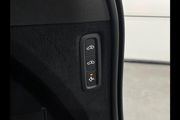 Volvo XC90 2.0 T8 Plug-in hybrid AWD Ultra Dark Luchtvering | Massage | Bowers & Wilkins | Trekhaak | Adapt. Cruise | Stoelventilatie | 22" wielen | 360 camera | Head-up
