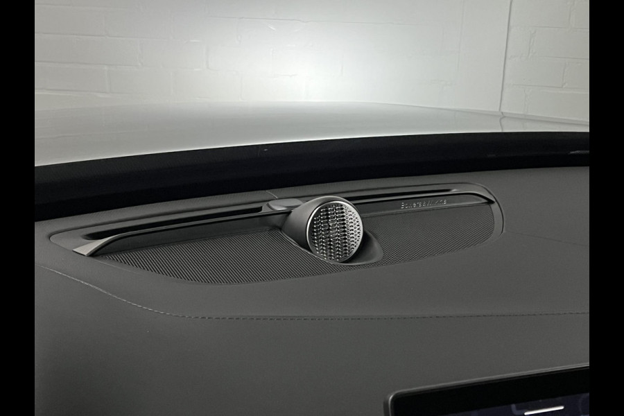 Volvo XC90 2.0 T8 Plug-in hybrid AWD Ultra Dark Luchtvering | Massage | Bowers & Wilkins | Trekhaak | Adapt. Cruise | Stoelventilatie | 22" wielen | 360 camera | Head-up