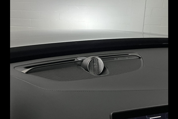 Volvo XC90 2.0 T8 Plug-in hybrid AWD Ultra Dark Luchtvering | Massage | Bowers & Wilkins | Trekhaak | Adapt. Cruise | Stoelventilatie | 22" wielen | 360 camera | Head-up