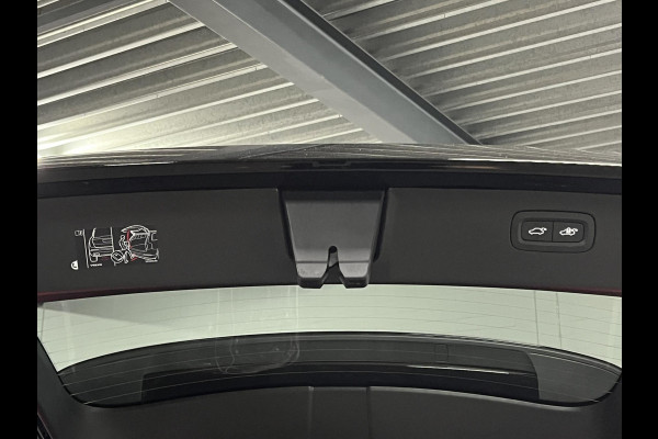 Volvo XC90 2.0 T8 Plug-in hybrid AWD Ultra Dark Luchtvering | Massage | Bowers & Wilkins | Trekhaak | Adapt. Cruise | Stoelventilatie | 22" wielen | 360 camera | Head-up