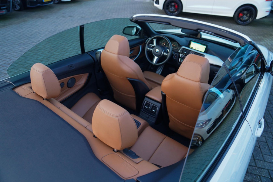 BMW 4 Serie Cabrio 440i High Executive | M-pakket | Cabrio | Nekverwarming | Harman/Kardon | Facelift iDrive LCI | Lane Assist |