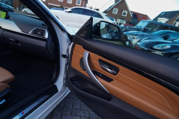 BMW 4 Serie Cabrio 440i High Executive | M-pakket | Cabrio | Nekverwarming | Harman/Kardon | Facelift iDrive LCI | Lane Assist |