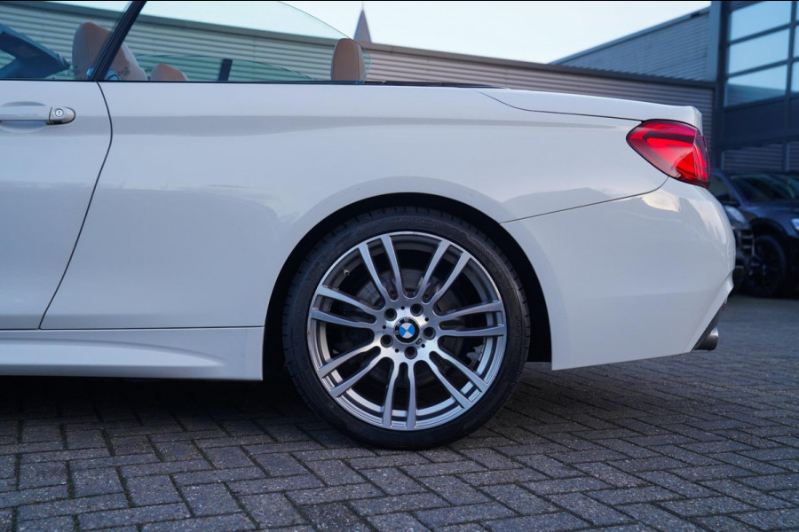 BMW 4 Serie Cabrio 440i High Executive | M-pakket | Cabrio | Nekverwarming | Harman/Kardon | Facelift iDrive LCI | Lane Assist |