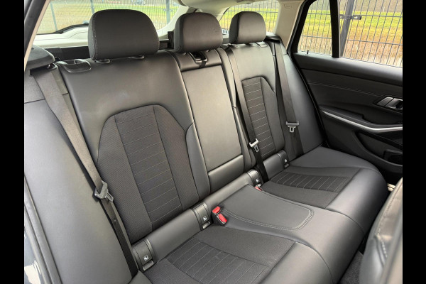 BMW 3 Serie Touring 318i Executive Edition | ACC | PDC | Half Leder | 17' LMV