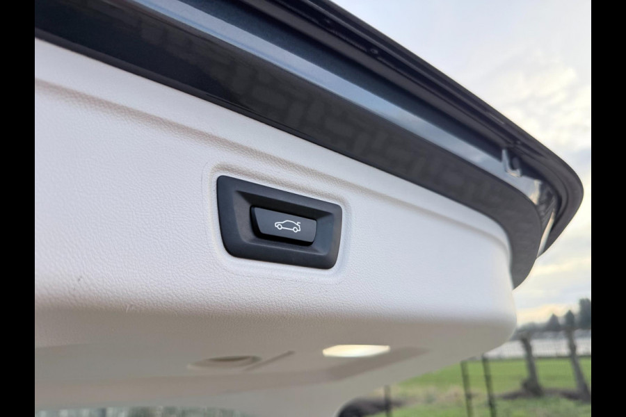 BMW 3 Serie Touring 318i Executive Edition | ACC | PDC | Half Leder | 17' LMV