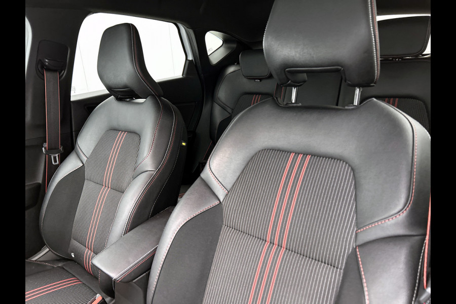 Renault Captur E-Tech plug-in hybrid 160PK R.S Line RS | CAMERA | WINTERPACK | GROOT SCHERM