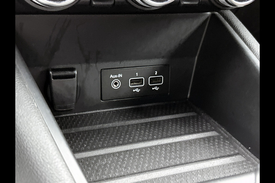 Renault Captur E-Tech plug-in hybrid 160PK R.S Line RS | CAMERA | WINTERPACK | GROOT SCHERM