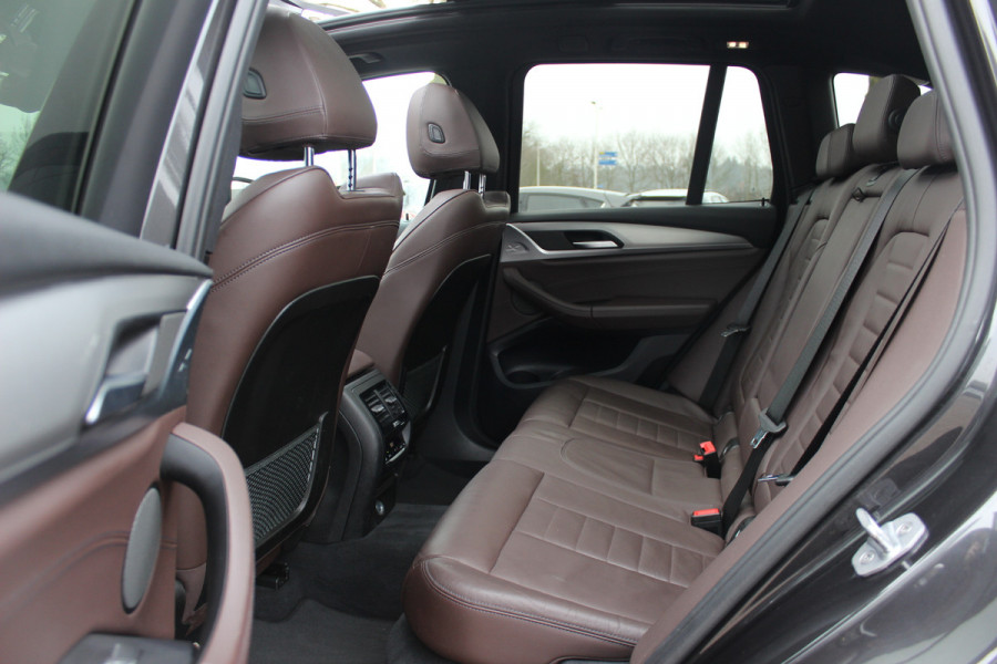 BMW X3 M40i xDrive High Executive / Panoramadak / 360Camera / Head-up / Keyless / 20'' / Harman Kardon / Bruin Leder / Dodehoek / DAB / Stoelverwarming 4x / ACC / CarPlay