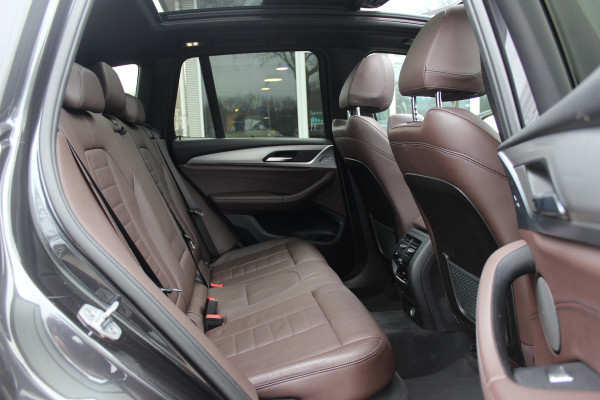 BMW X3 M40i xDrive High Executive / Panoramadak / 360Camera / Head-up / Keyless / 20'' / Harman Kardon / Bruin Leder / Dodehoek / DAB / Stoelverwarming 4x / ACC / CarPlay
