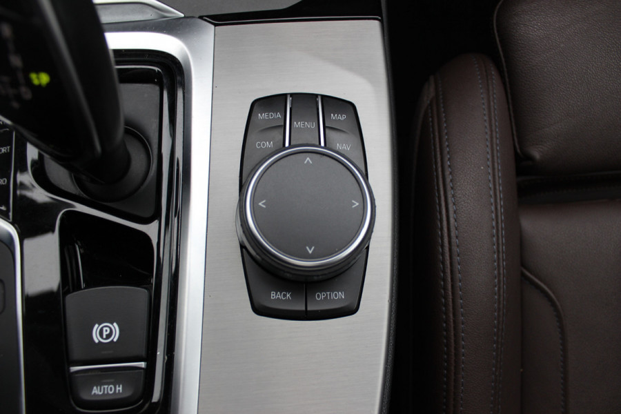 BMW X3 M40i xDrive High Executive / Panoramadak / 360Camera / Head-up / Keyless / 20'' / Harman Kardon / Bruin Leder / Dodehoek / DAB / Stoelverwarming 4x / ACC / CarPlay