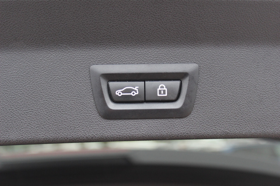 BMW X3 M40i xDrive High Executive / Panoramadak / 360Camera / Head-up / Keyless / 20'' / Harman Kardon / Bruin Leder / Dodehoek / DAB / Stoelverwarming 4x / ACC / CarPlay