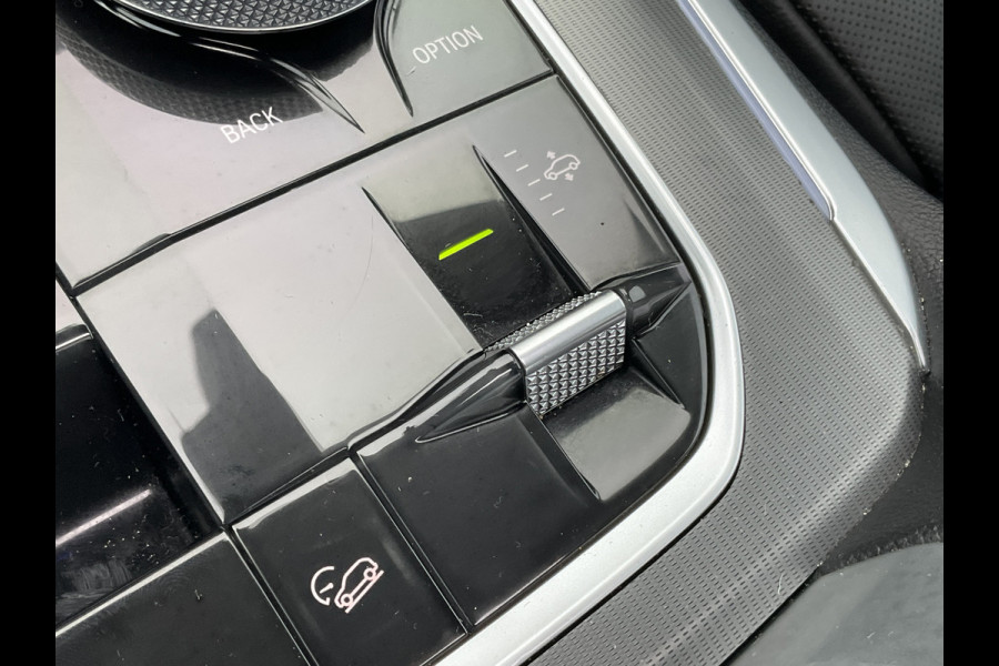 BMW X5 xDrive40i High Executive M-Sport Trekhaak HUD Pano B&W Luchtvering Stoelverw+Ventilatie Leer BOMVOL!
