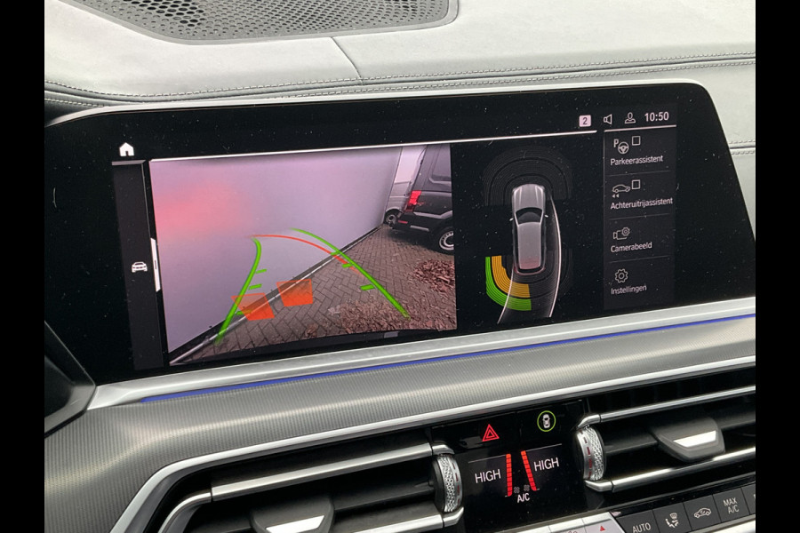 BMW X5 xDrive40i High Executive M-Sport Trekhaak HUD Pano B&W Luchtvering Stoelverw+Ventilatie Leer BOMVOL!