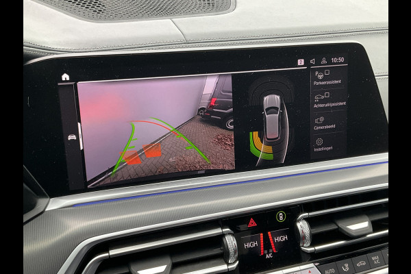 BMW X5 xDrive40i High Executive M-Sport Trekhaak HUD Pano B&W Luchtvering Stoelverw+Ventilatie Leer BOMVOL!