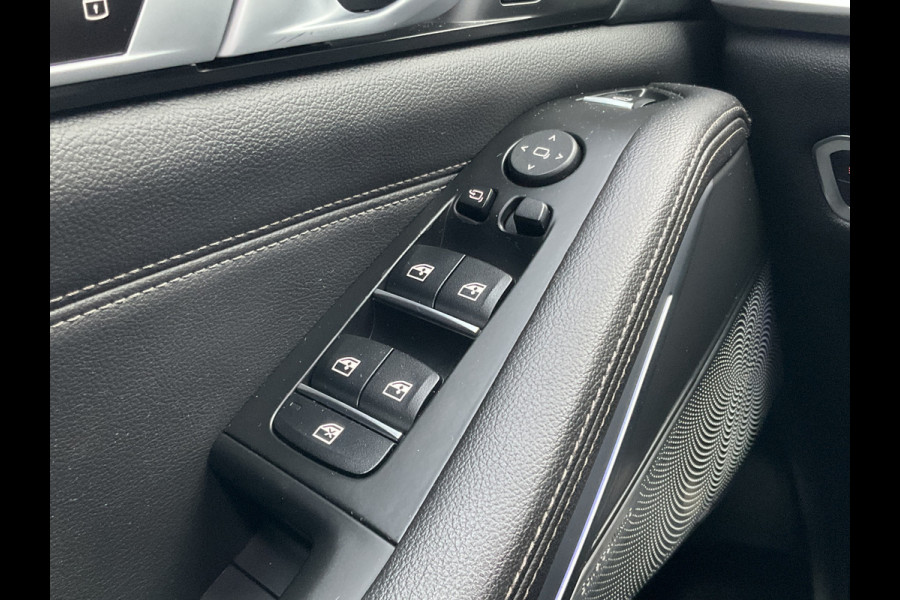 BMW X5 xDrive40i High Executive M-Sport Trekhaak HUD Pano B&W Luchtvering Stoelverw+Ventilatie Leer BOMVOL!