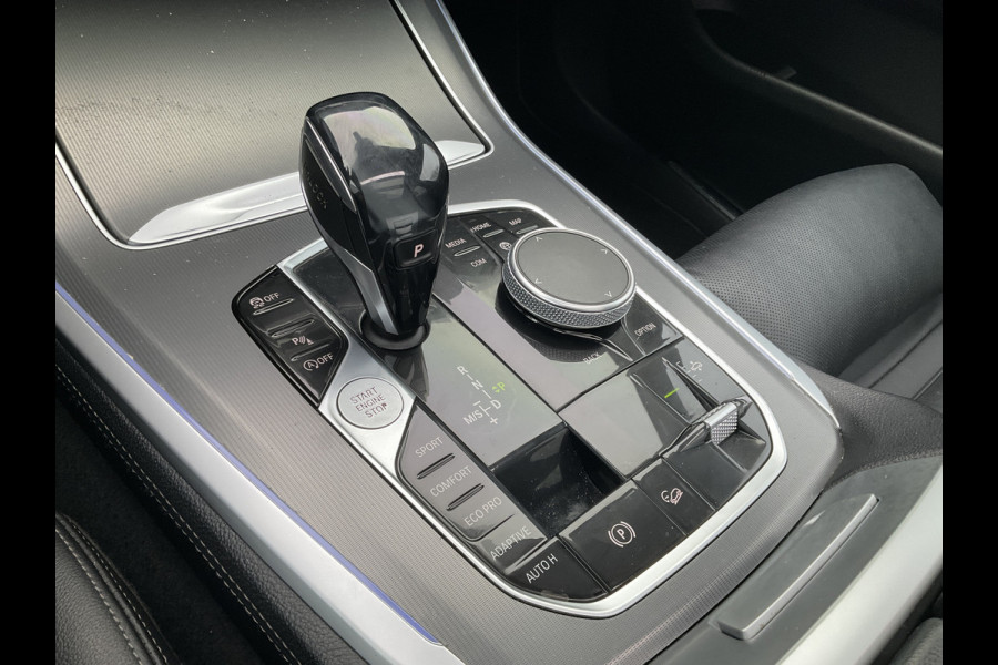 BMW X5 xDrive40i High Executive M-Sport Trekhaak HUD Pano B&W Luchtvering Stoelverw+Ventilatie Leer BOMVOL!