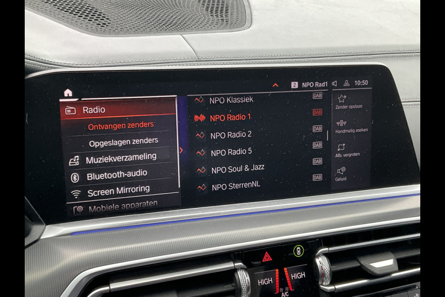 BMW X5 xDrive40i High Executive M-Sport Trekhaak HUD Pano B&W Luchtvering Stoelverw+Ventilatie Leer BOMVOL!