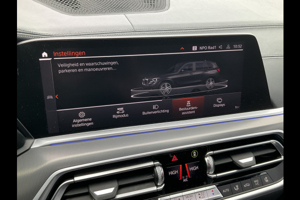 BMW X5 xDrive40i High Executive M-Sport Trekhaak HUD Pano B&W Luchtvering Stoelverw+Ventilatie Leer BOMVOL!