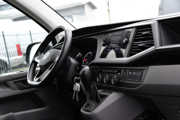 Volkswagen Transporter 2.0 TDI L2H1 30 ABT Bulli Edition Camera, Cruise, Carplay, LED, Stoelverwarming, Standkachel, Multimedia, Sensoren, Uniek!
