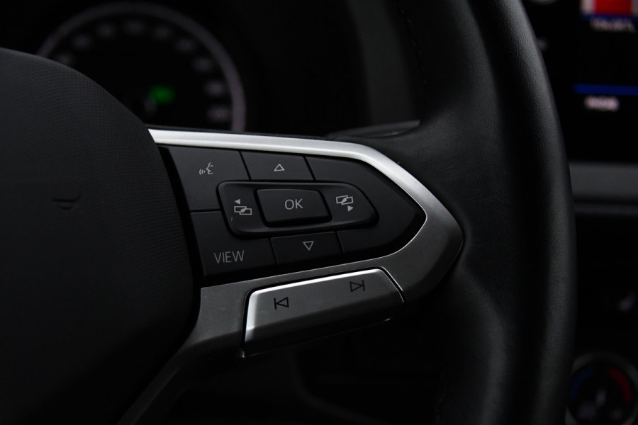 Volkswagen Transporter 2.0 TDI L2H1 30 ABT Bulli Edition Camera, Cruise, Carplay, LED, Stoelverwarming, Standkachel, Multimedia, Sensoren, Uniek!