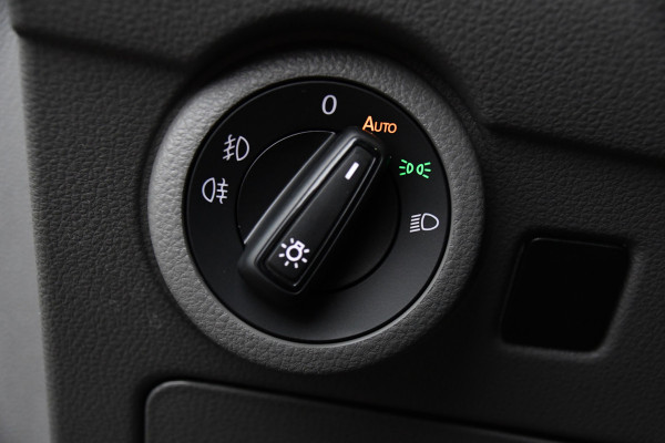 Volkswagen Transporter 2.0 TDI L2H1 30 ABT Bulli Edition Camera, Cruise, Carplay, LED, Stoelverwarming, Standkachel, Multimedia, Sensoren, Uniek!