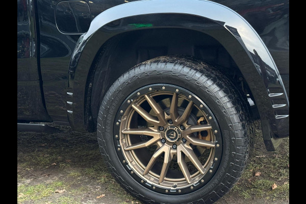 Dodge Ram 5.7 V8 HEMI 4x4 Limited Night WB Demo