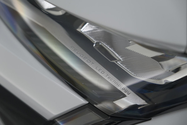 Peugeot 408 Hybrid 136 e-DCS6 Allure