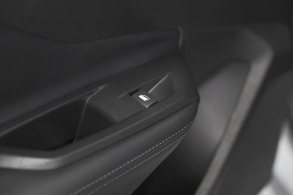 Peugeot 408 Hybrid 136 e-DCS6 Allure