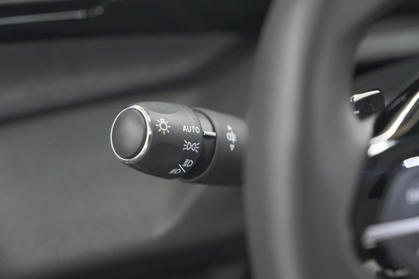 Peugeot 408 Hybrid 136 e-DCS6 Allure