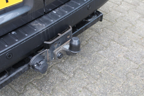 Ford Transit Custom 2.0 TDCI L1H1 Trend Dubbele Cabine | Trekhaak | Stoel + Stuurverwarming | Camera | Cruise Control | Carplay |