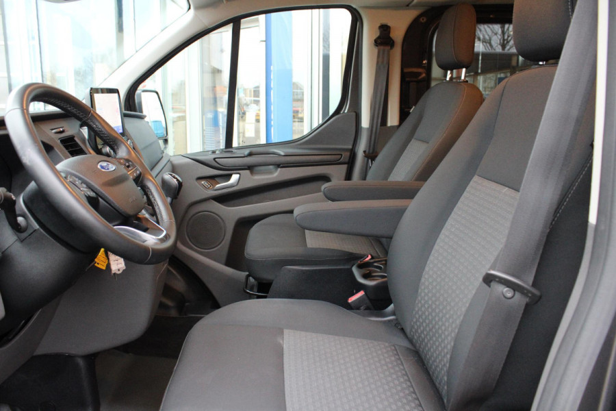 Ford Transit Custom 2.0 TDCI L1H1 Trend Dubbele Cabine | Trekhaak | Stoel + Stuurverwarming | Camera | Cruise Control | Carplay |