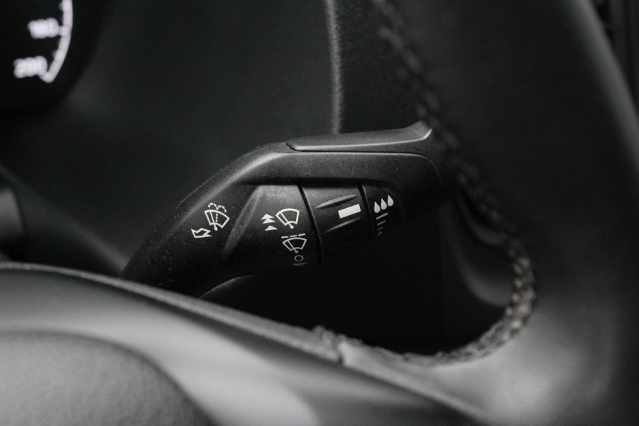 Ford Transit Custom 2.0 TDCI L1H1 Trend Dubbele Cabine | Trekhaak | Stoel + Stuurverwarming | Camera | Cruise Control | Carplay |