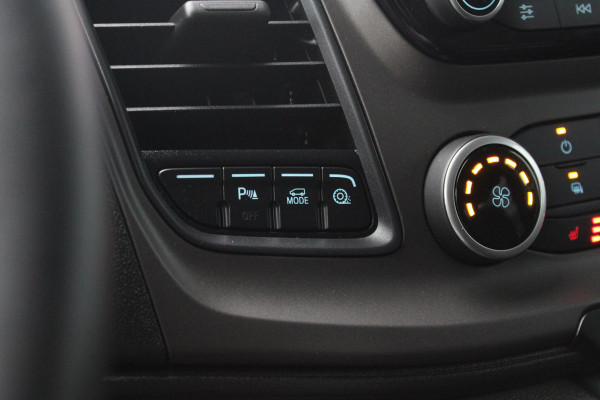 Ford Transit Custom 2.0 TDCI L1H1 Trend Dubbele Cabine | Trekhaak | Stoel + Stuurverwarming | Camera | Cruise Control | Carplay |