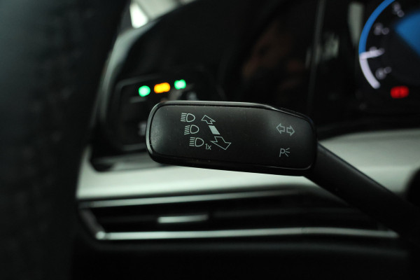 Volkswagen Golf Variant 1.0 TSI Life Apple carplay, navigatie, Climate,