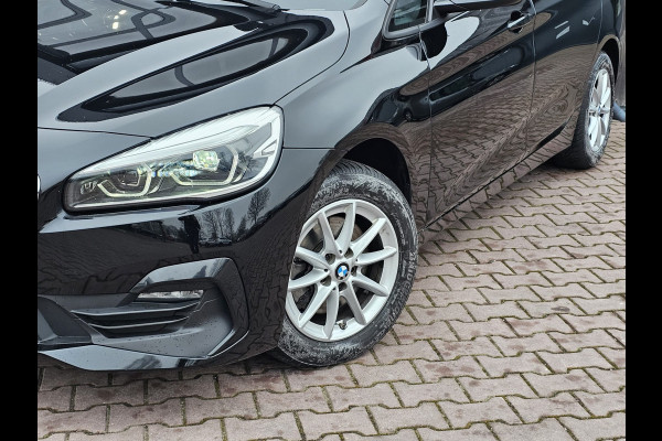 BMW 2 Serie Gran Tourer 218i Business Edition | Automaat | LED | Trekhaak | Stoelverwarming | PDC | Elek. achterklep | HUD | Navi |