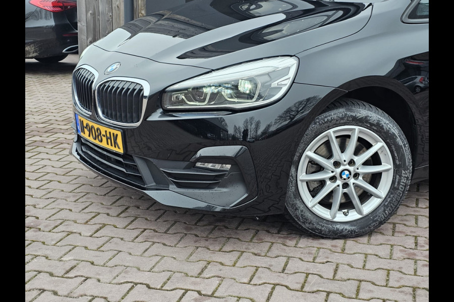 BMW 2 Serie Gran Tourer 218i Business Edition | Automaat | LED | Trekhaak | Stoelverwarming | PDC | Elek. achterklep | HUD | Navi |