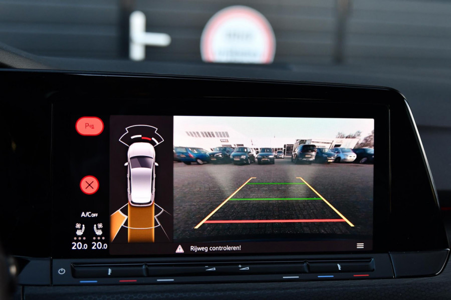 Volkswagen Golf 2.0 GTD. Pano, Leder, Koeling, Memory, HUD, Camera, H/K, Dodeh, ACC, Stuurvw, IQ Light, CarPlay!