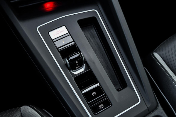 Volkswagen Golf 2.0 GTD. Pano, Leder, Koeling, Memory, HUD, Camera, H/K, Dodeh, ACC, Stuurvw, IQ Light, CarPlay!