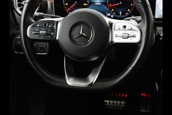 Mercedes-Benz CLA-Klasse 180 AMG | Panoramadak | Stoelverwarming | Leder/Alcantara | Memory | Matrix LED | Sfeerverlichting | Keyless | Navigatie | Widescreen