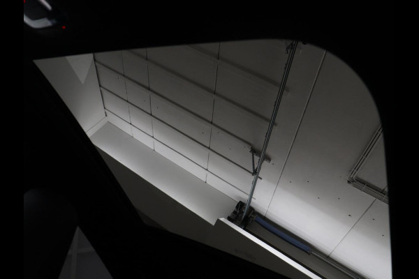 Mercedes-Benz CLA-Klasse 180 AMG | Panoramadak | Stoelverwarming | Leder/Alcantara | Memory | Matrix LED | Sfeerverlichting | Keyless | Navigatie | Widescreen