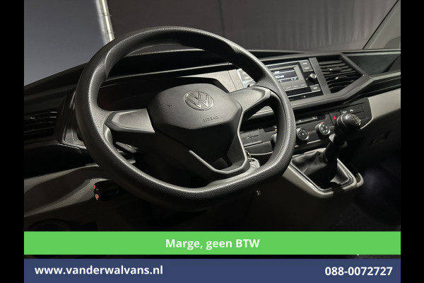 Volkswagen Transporter 2.0 TDI 150pk **Marge, GEEN BTW** L2H1 Euro6 Airco | 2500kg Trekhaak | Cruisecontrol | Stoelverwarming Parkeersensoren, Bijrijdersbank