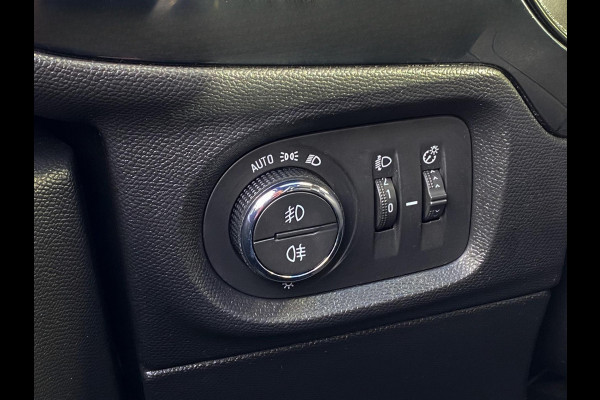 Opel Corsa 1.2 GS Line - Apple CarPlay I Airco I PDC/Achteruitrij camera I Sport interieur & Velgen I Dealer onderhouden