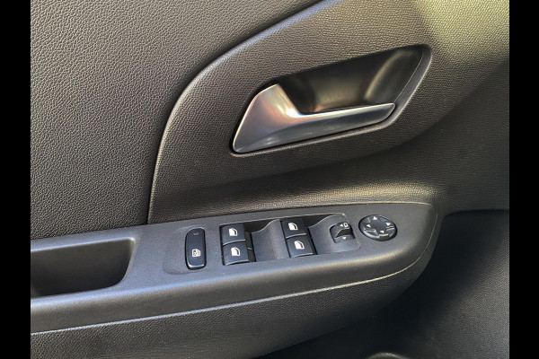 Opel Corsa 1.2 GS Line - Apple CarPlay I Airco I PDC/Achteruitrij camera I Sport interieur & Velgen I Dealer onderhouden