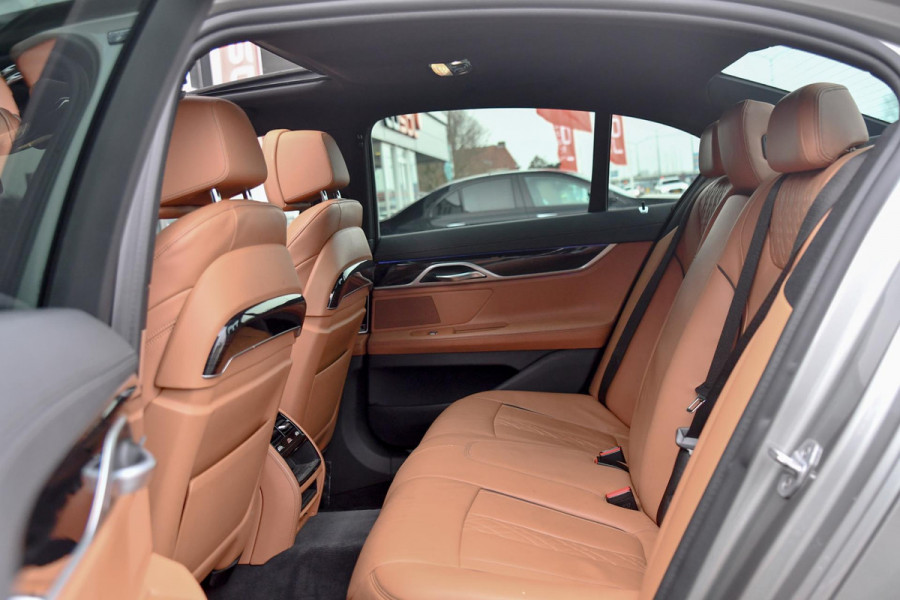 BMW 7 Serie 730d M-Sport. Pano, Softclose, HUD, Luchtv, 360, Keyless, Aero, Hifi, CarPlay, Sfeer!