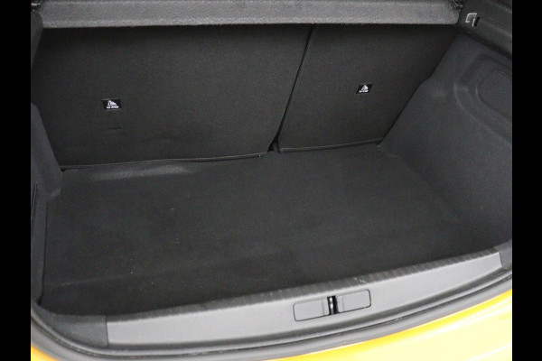 Peugeot e-208 EV Active Pack 50 kWh | SOH 91% | 3 Fase | Stoelverwarming | Navigatie | Carplay | Parkeerhulp | DAB | Full LED | Climate control | Cruise control