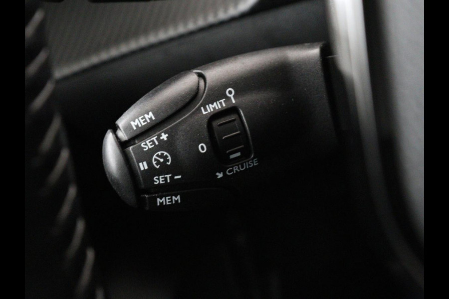 Peugeot e-208 EV Active Pack 50 kWh | SOH 91% | 3 Fase | Stoelverwarming | Navigatie | Carplay | Parkeerhulp | DAB | Full LED | Climate control | Cruise control