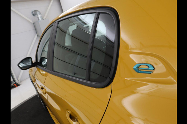Peugeot e-208 EV Active Pack 50 kWh | SOH 91% | 3 Fase | Stoelverwarming | Navigatie | Carplay | Parkeerhulp | DAB | Full LED | Climate control | Cruise control