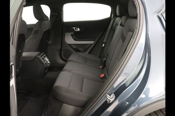 Polestar 2 Long Range Dual Motor Launch Edition 78kWh | SOH 90% | Panoramadak | Trekhaak | 360 Camera | Achterbankverwarming | Adaptive cruise | Carplay | Camera | Stoelverwarming | Keyless